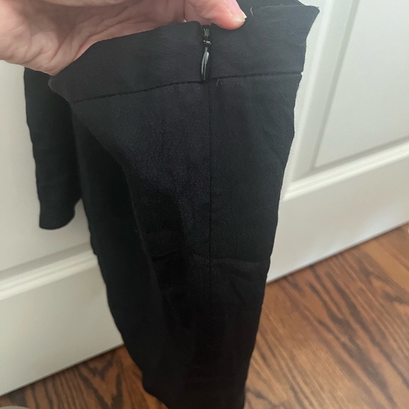 Aritzia Wilfred Emelyn black Crepe High Waisted Rise Flat Front Shorts 62717 s10 - Picture 6 of 10